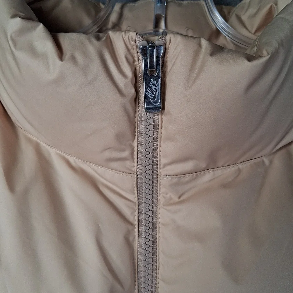 Nike Therma-Fit Windrunner Down Vest Women's Large Brown Beige Puffer